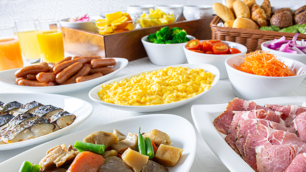 朝食ブッフェ 大皿